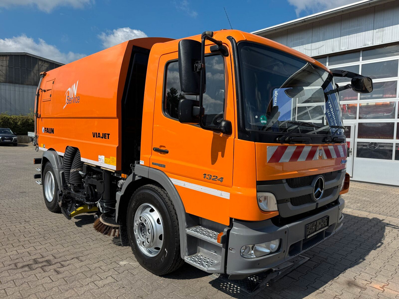 Mercedes-Benz ATEGO 1324 4x2 Kehrmaschine FAUN Viajet 6R/H - Autočistilica: slika 1 Mercedes-Benz ATEGO 1324 4x2 Kehrmaschine FAUN Viajet 6R/H - Autočistilica: slika 1