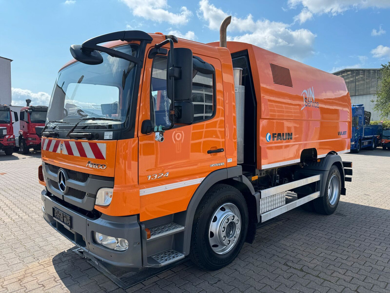 Mercedes-Benz ATEGO 1324 4x2 Kehrmaschine FAUN Viajet 6R/H - Autočistilica: slika 2 Mercedes-Benz ATEGO 1324 4x2 Kehrmaschine FAUN Viajet 6R/H - Autočistilica: slika 2