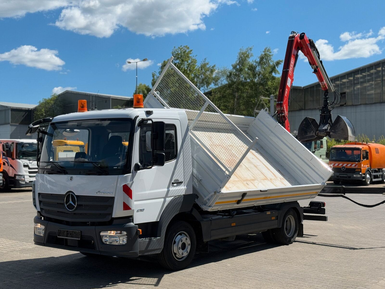 Kamion sa dizalicom Mercedes-Benz ATEGO 818 4x2 Euro 6 Kipper Kran FASSI F65B.0.22: slika 12