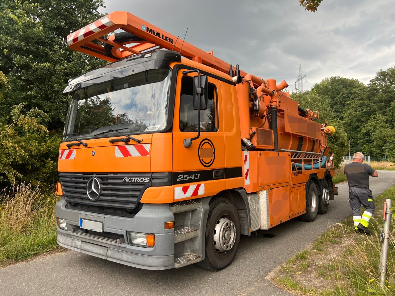 Mercedes-Benz Actros 2543 6x2 Kanalreiniger MÜLLER 12.000 L - Vakuumska cisterna: slika 1 Mercedes-Benz Actros 2543 6x2 Kanalreiniger MÜLLER 12.000 L - Vakuumska cisterna: slika 1