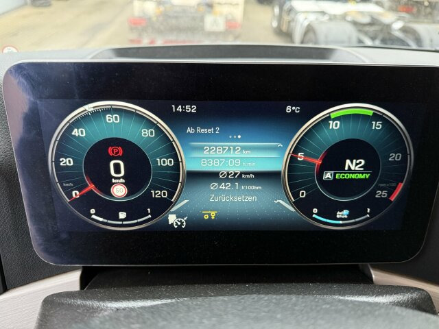 Mercedes-Benz Actros 2563 6x2 Euro 6 Abrollkipper Hyva 20-57-S - Kamion sa golom šasijom i zatvorenom kabinom: slika 3 Mercedes-Benz Actros 2563 6x2 Euro 6 Abrollkipper Hyva 20-57-S - Kamion sa golom šasijom i zatvorenom kabinom: slika 3