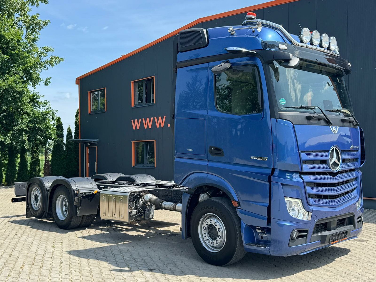Mercedes-Benz Actros 2563 Euro6 L ENA - Kamion sa golom šasijom i zatvorenom kabinom: slika 1 Mercedes-Benz Actros 2563 Euro6 L ENA - Kamion sa golom šasijom i zatvorenom kabinom: slika 1