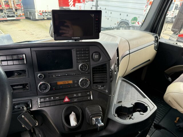 Mercedes-Benz Actros 4x2 Pritsche Plane Laderampe + Anhänger - Kamion sa ceradom: slika 3 Mercedes-Benz Actros 4x2 Pritsche Plane Laderampe + Anhänger - Kamion sa ceradom: slika 3