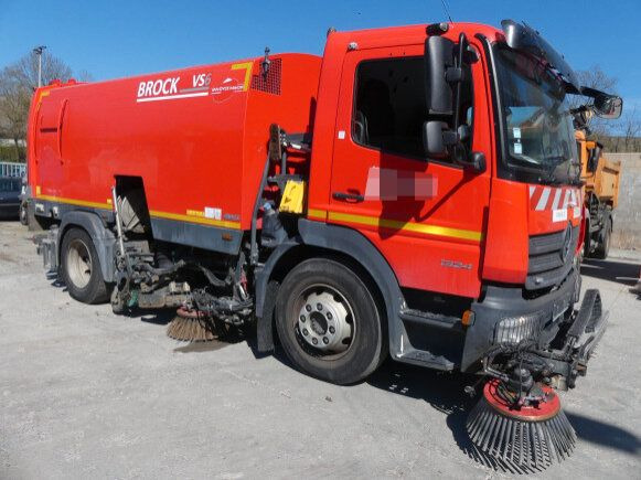 Mercedes-Benz Atego 1324 4x2 Kehrmaschine BROCK HD Anlage - Autočistilica: slika 3 Mercedes-Benz Atego 1324 4x2 Kehrmaschine BROCK HD Anlage - Autočistilica: slika 3