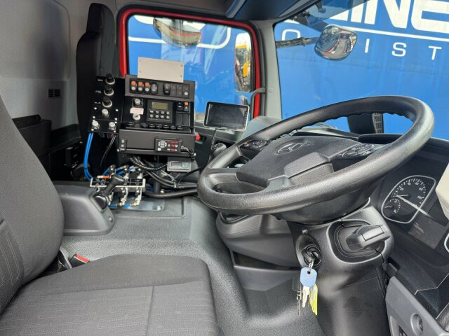 Mercedes-Benz Atego 1324 4x2 Kehrmaschine BROCK HD Anlage - Autočistilica: slika 2 Mercedes-Benz Atego 1324 4x2 Kehrmaschine BROCK HD Anlage - Autočistilica: slika 2