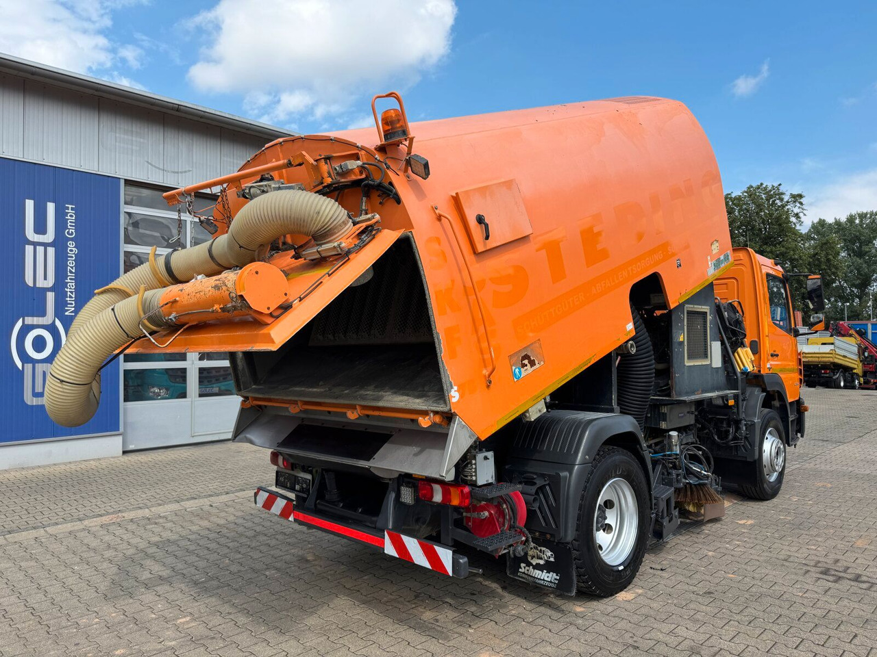 Mercedes-Benz Atego 1324 4x2 Kehrmaschine Schmidt SKF S7B 7 m³ - Autočistilica: slika 5 Mercedes-Benz Atego 1324 4x2 Kehrmaschine Schmidt SKF S7B 7 m³ - Autočistilica: slika 5