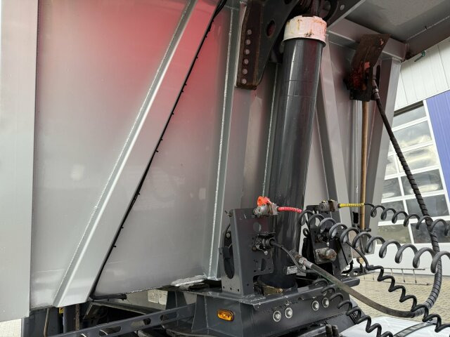 Müller Andernach Kippauflieg 3 Achs elekt. Plane - Poluprikolica istovarivača: slika 3 Müller Andernach Kippauflieg 3 Achs elekt. Plane - Poluprikolica istovarivača: slika 3