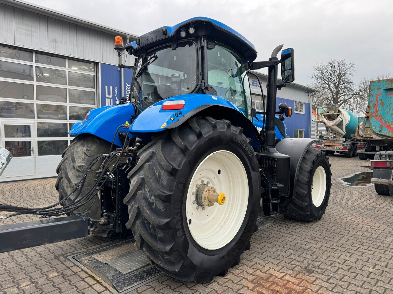 New Holland T7.230 AC 4x4 Autocommand Traktor 216 PS *Kipper - Traktor: slika 4 New Holland T7.230 AC 4x4 Autocommand Traktor 216 PS *Kipper - Traktor: slika 4