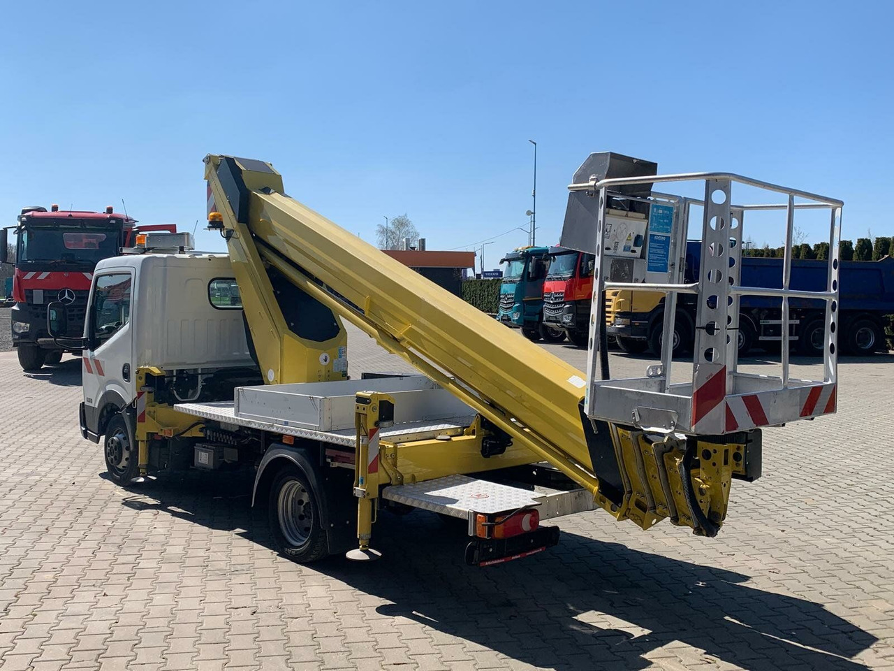 Nissan Cabstar 4x2 Ruthmann Steiger TB 270 - Vazdušna platforma montirana na kamion: slika 4 Nissan Cabstar 4x2 Ruthmann Steiger TB 270 - Vazdušna platforma montirana na kamion: slika 4