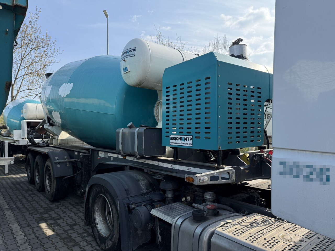 Betonmischer-Auflieger Euromix 12 m³ mit Motor - Poluprikolica: slika 4 Betonmischer-Auflieger Euromix 12 m³ mit Motor - Poluprikolica: slika 4