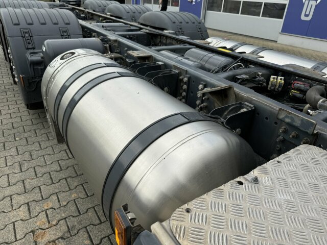 Scania G 410 B8x2*6 NB LNG Fahrgestell Nebenantrieb - Kamion sa golom šasijom i zatvorenom kabinom, Kamion sa dizalicom: slika 3 Scania G 410 B8x2*6 NB LNG Fahrgestell Nebenantrieb - Kamion sa golom šasijom i zatvorenom kabinom, Kamion sa dizalicom: slika 3