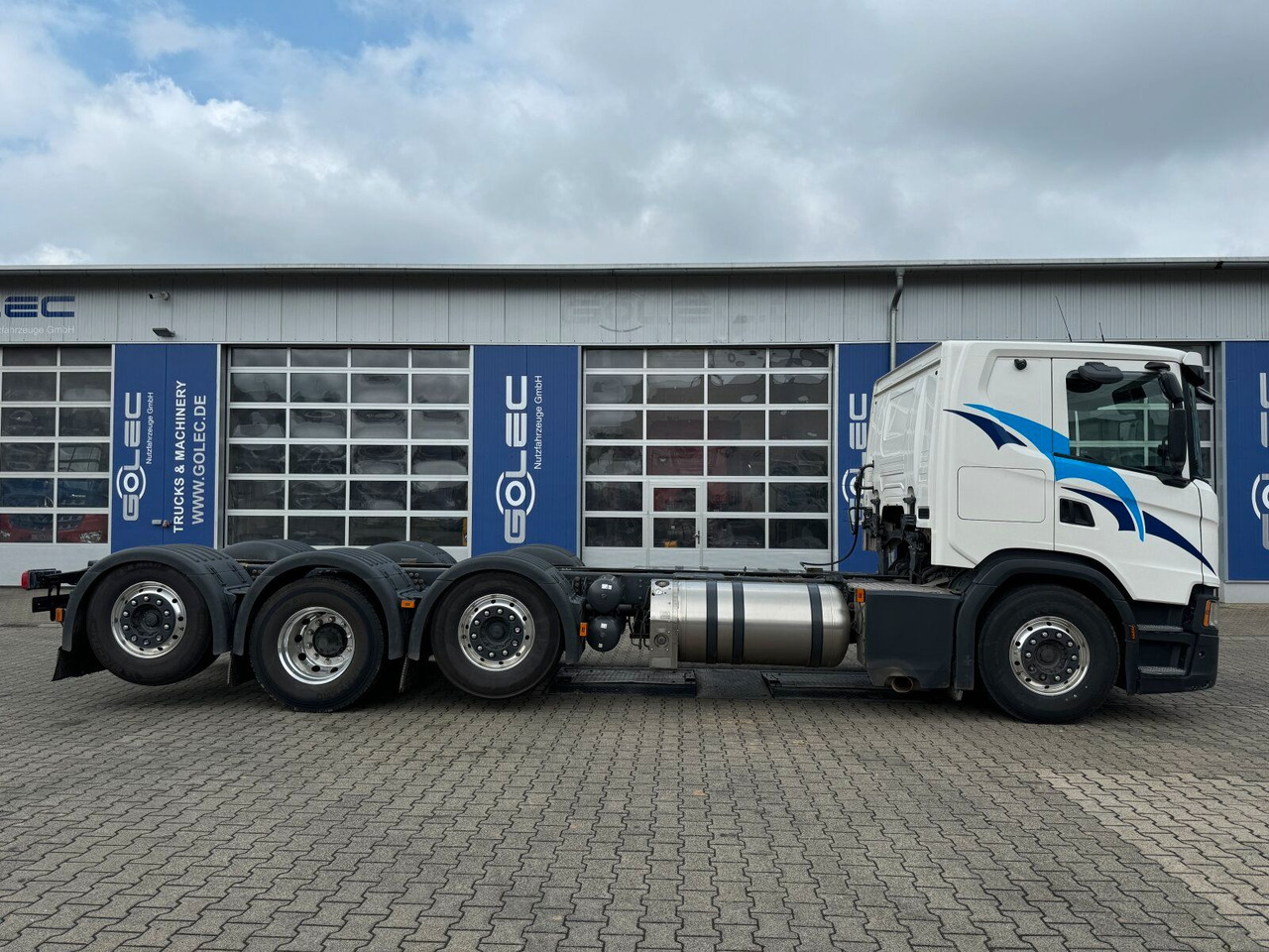Scania G 410 B8x2*6 NB LNG Fahrgestell Nebenantrieb - Kamion sa golom šasijom i zatvorenom kabinom, Kamion sa dizalicom: slika 4 Scania G 410 B8x2*6 NB LNG Fahrgestell Nebenantrieb - Kamion sa golom šasijom i zatvorenom kabinom, Kamion sa dizalicom: slika 4