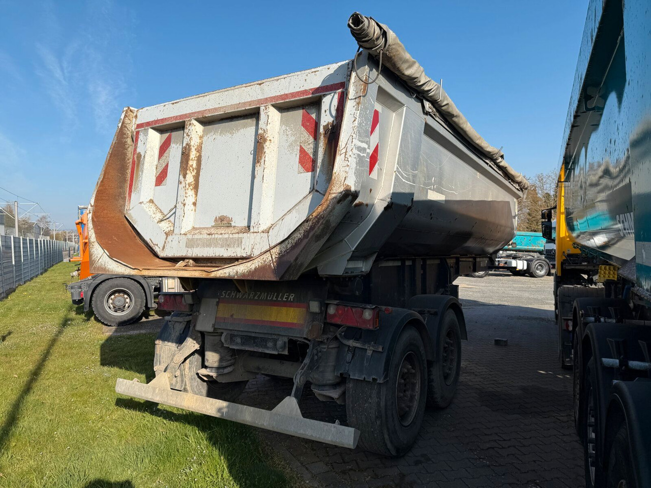 Schwarzmüller SM K100C ABO Kippauflieger 2 Achse - Poluprikolica istovarivača: slika 2 Schwarzmüller SM K100C ABO Kippauflieger 2 Achse - Poluprikolica istovarivača: slika 2