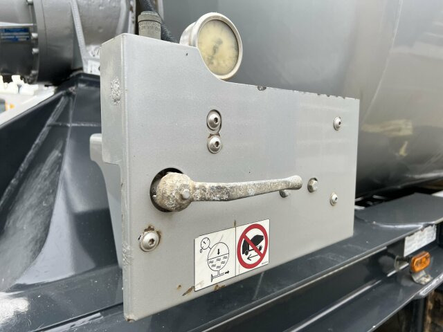 Schwing Stetter Betonmischer Auflieger 10 m³ - Mikser za beton: slika 4 Schwing Stetter Betonmischer Auflieger 10 m³ - Mikser za beton: slika 4