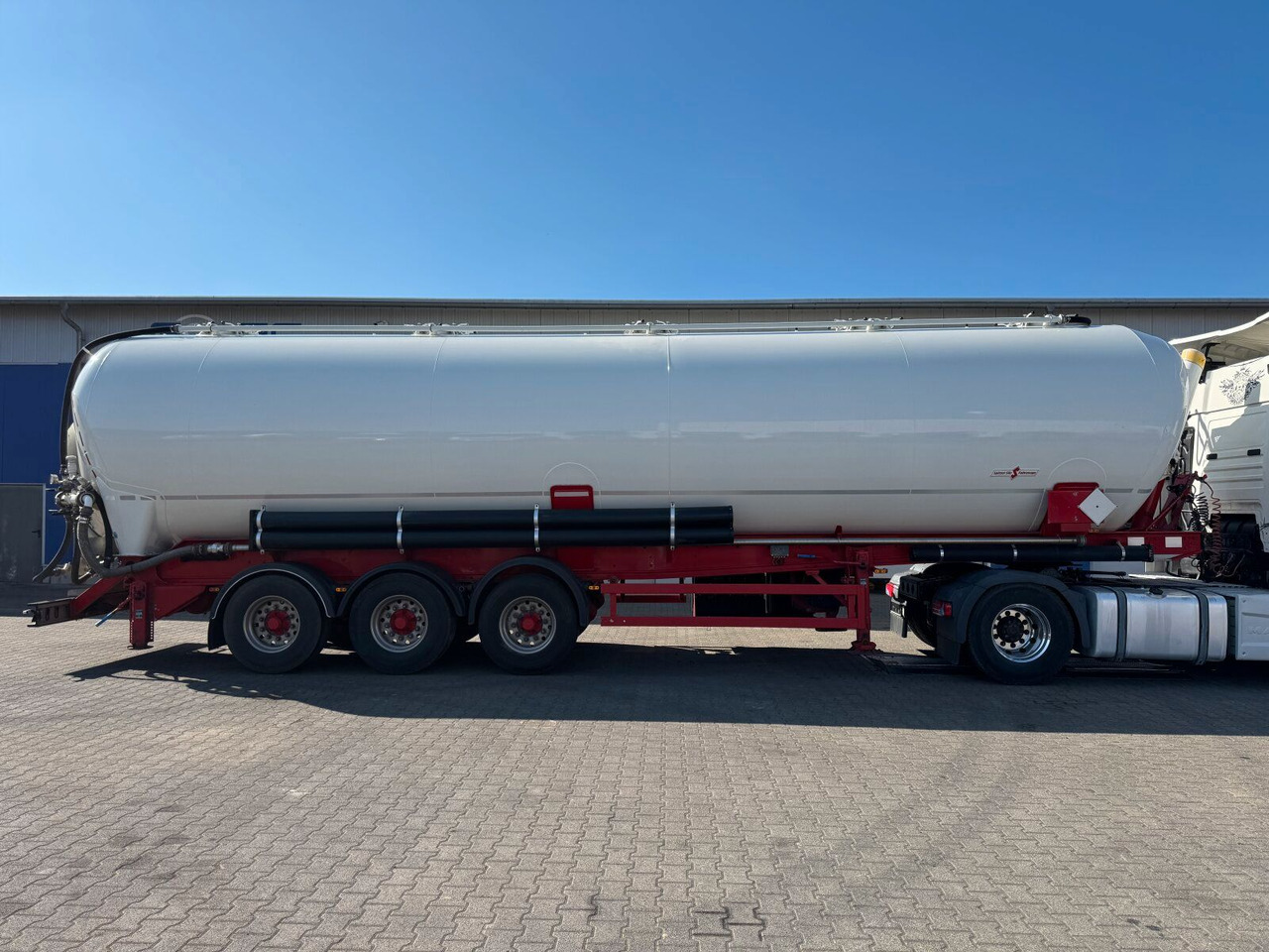 Spitzer SK 2760 CAL Kippsilo 60000 L für loser Schüttung - Silo cisterna: slika 4 Spitzer SK 2760 CAL Kippsilo 60000 L für loser Schüttung - Silo cisterna: slika 4