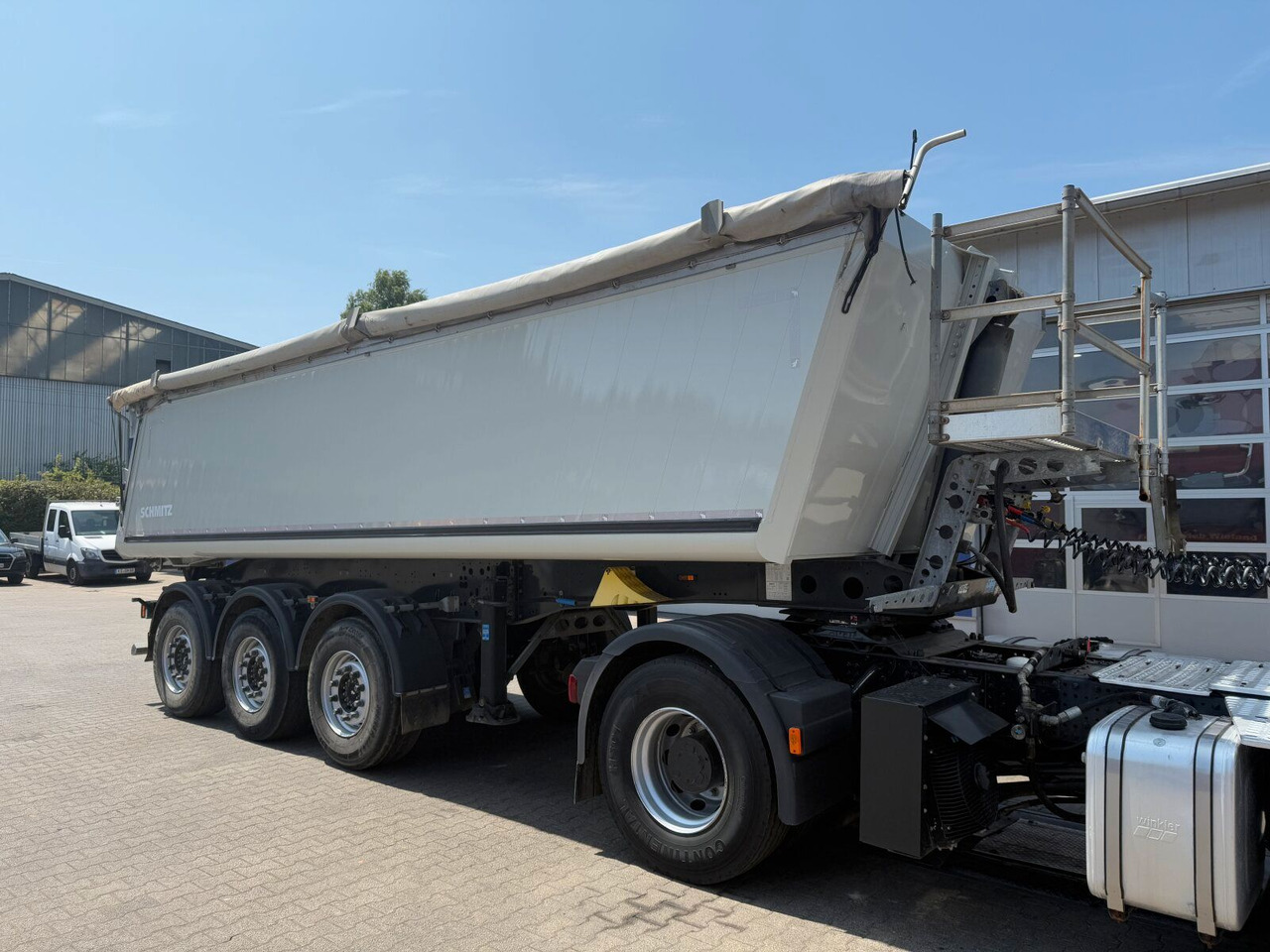 Iveco S-WAY 4x4H Zugmaschine Euro 6 *Kippauflieger - Tegljač: slika 2 Iveco S-WAY 4x4H Zugmaschine Euro 6 *Kippauflieger - Tegljač: slika 2