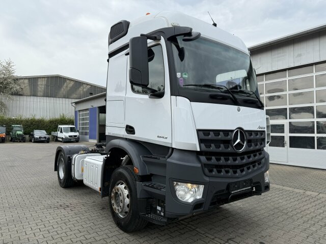 Mercedes-Benz Actros 1843 Sattelzugmaschine 4x2 Kipph. - Tegljač: slika 1 Mercedes-Benz Actros 1843 Sattelzugmaschine 4x2 Kipph. - Tegljač: slika 1