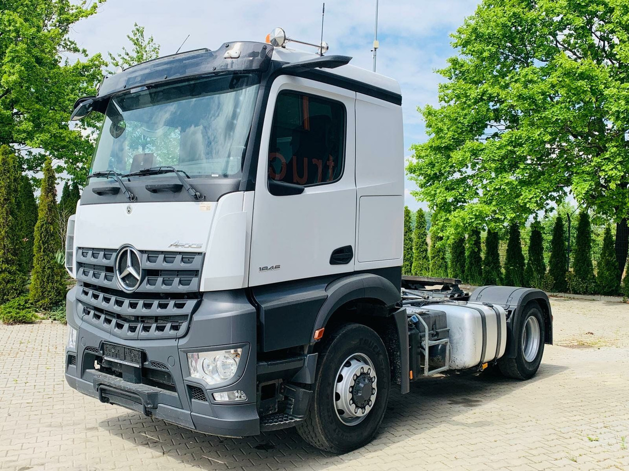 Mercedes-Benz Arocs 1846 LS 4x4 HAD *Kipphyd. Euro6 Blatt/Luft - Tegljač: slika 2 Mercedes-Benz Arocs 1846 LS 4x4 HAD *Kipphyd. Euro6 Blatt/Luft - Tegljač: slika 2