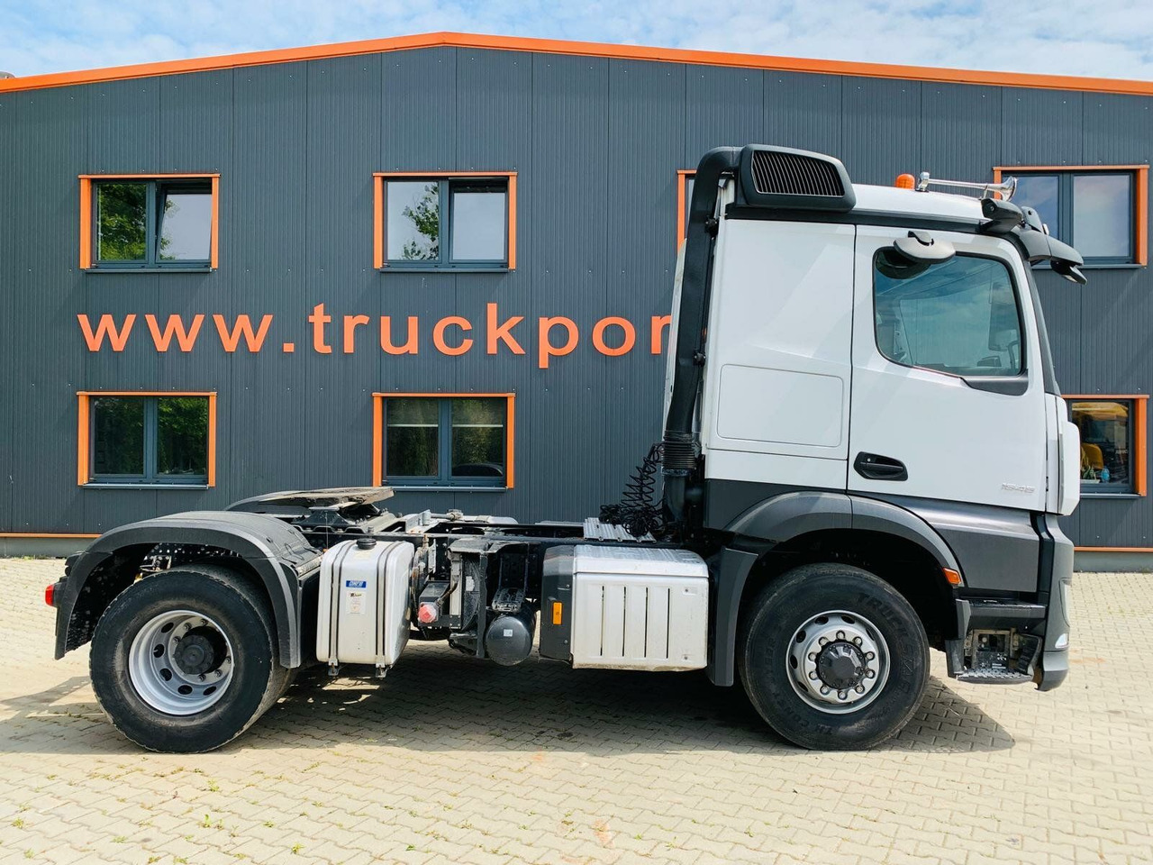 Mercedes-Benz Arocs 1846 LS 4x4 HAD *Kipphyd. Euro6 Blatt/Luft - Tegljač: slika 5 Mercedes-Benz Arocs 1846 LS 4x4 HAD *Kipphyd. Euro6 Blatt/Luft - Tegljač: slika 5