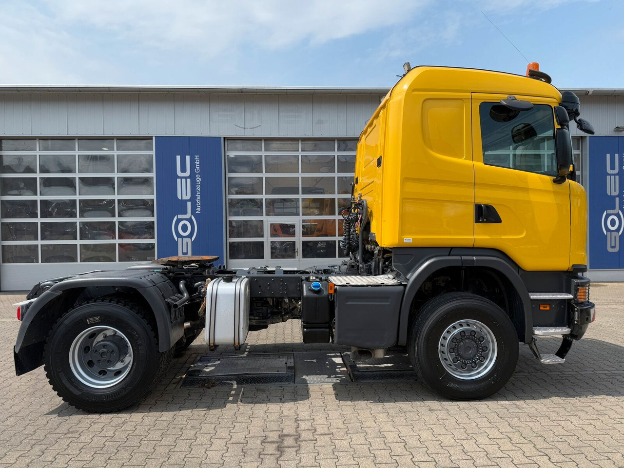 Scania G450 4x4 Euro 6 SZM Kipphydraulik Blatt/ Luft - Tegljač: slika 2 Scania G450 4x4 Euro 6 SZM Kipphydraulik Blatt/ Luft - Tegljač: slika 2