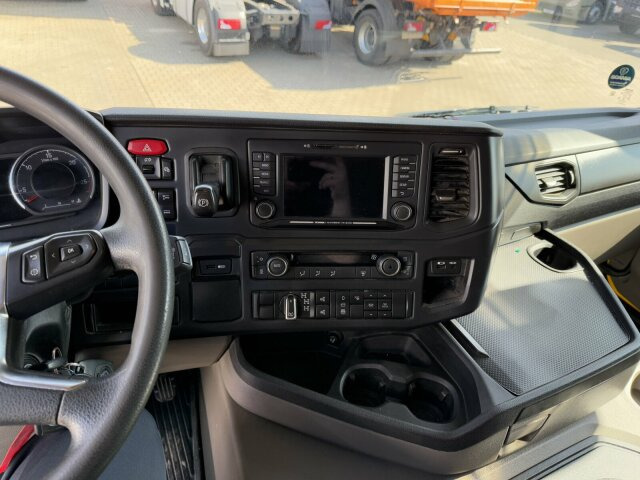 Scania G450 XT 4x4 Euro 6 SZM Kipphydraulik Blatt/ Luft - Tegljač: slika 3 Scania G450 XT 4x4 Euro 6 SZM Kipphydraulik Blatt/ Luft - Tegljač: slika 3