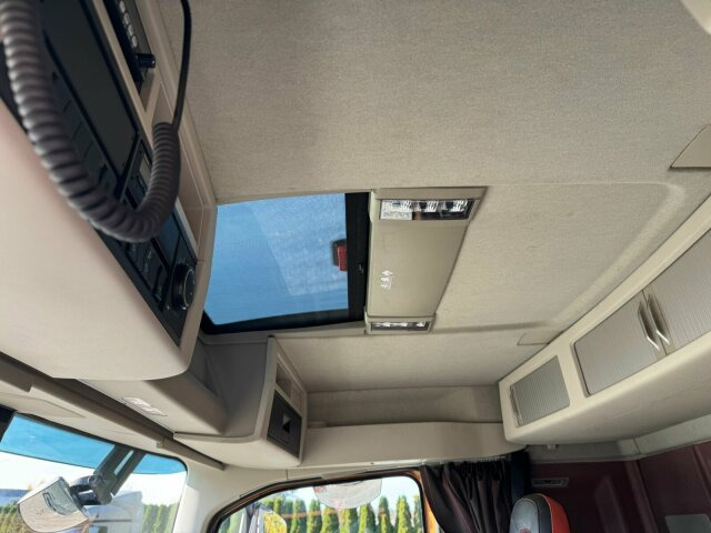 Volvo FH16 750 8X4 Holztransport Alukar TOP! - Šticar: slika 4 Volvo FH16 750 8X4 Holztransport Alukar TOP! - Šticar: slika 4