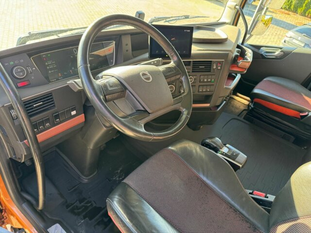 Volvo FH16 750 8X4 Holztransport Alukar TOP! Volvo FH16 750 8X4 Holztransport Alukar TOP!: slika 14 Volvo FH16 750 8X4 Holztransport Alukar TOP! Volvo FH16 750 8X4 Holztransport Alukar TOP!: slika 14