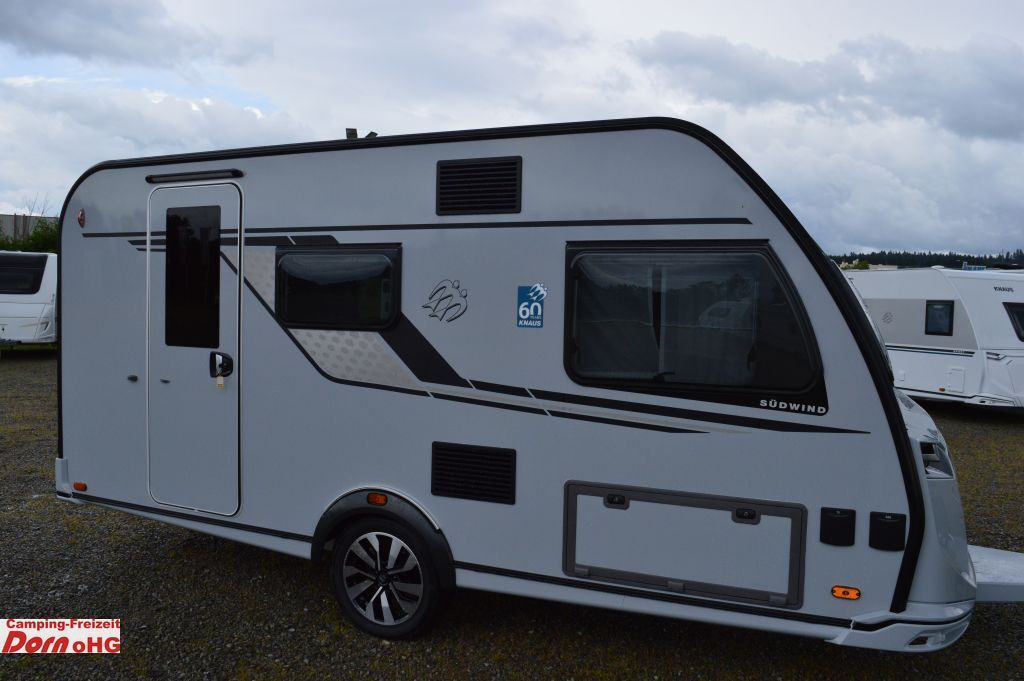 Knaus Südwind 420 QD 60 YEARS Kühlschrank 142l - Kamp prikolica: slika 1 Knaus Südwind 420 QD 60 YEARS Kühlschrank 142l - Kamp prikolica: slika 1