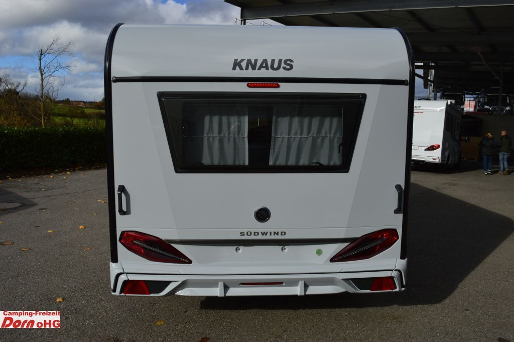 Knaus Südwind 540 UE Black Selection Elektrische Fußbo - Kamp prikolica: slika 4 Knaus Südwind 540 UE Black Selection Elektrische Fußbo - Kamp prikolica: slika 4