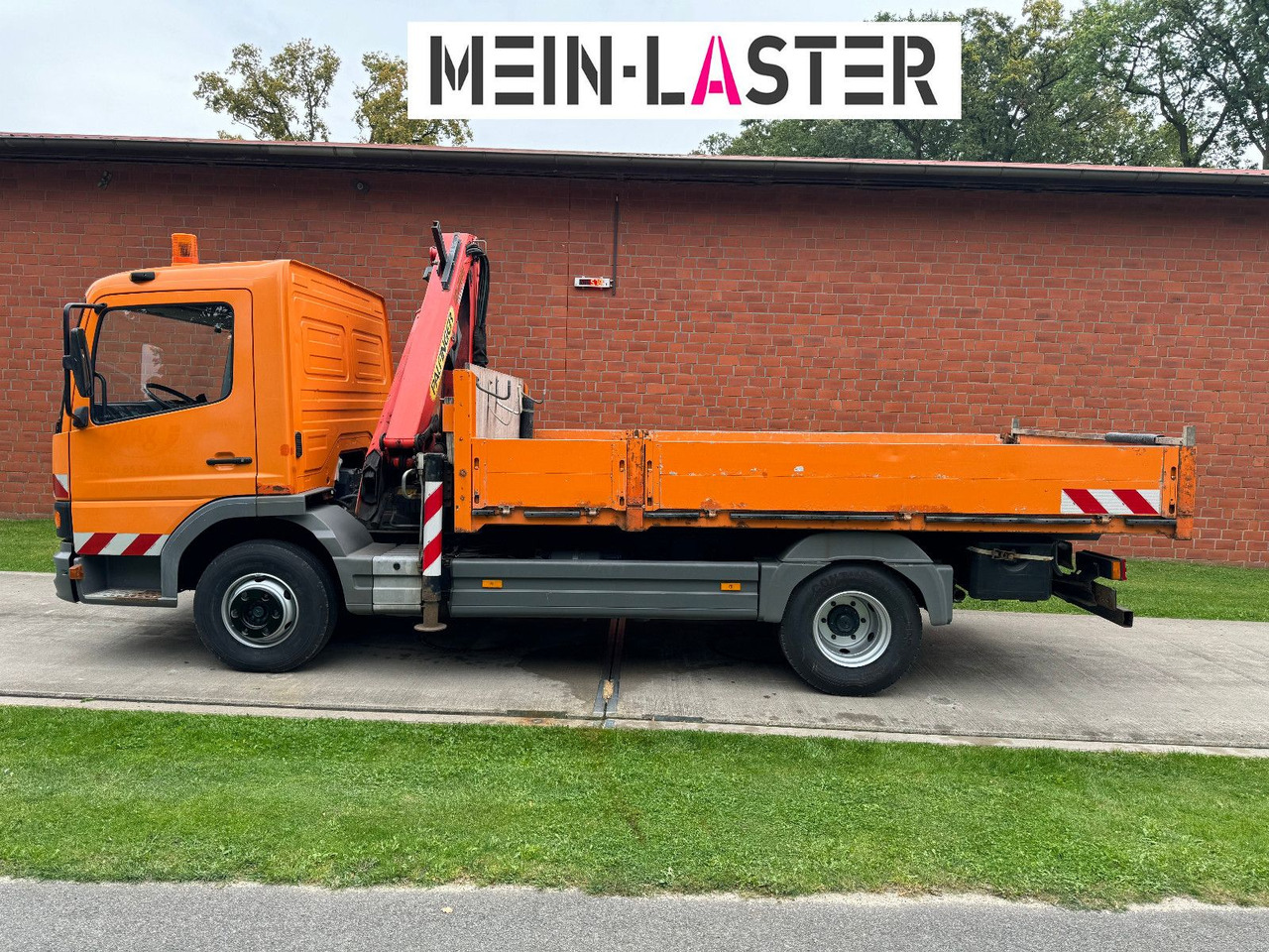 Mercedes-Benz 815 Pritsche Palfinger PK 7000 13 m Funk + AHK Mercedes-Benz 815 Pritsche Palfinger PK 7000 13 m Funk + AHK - Dostavno vozilo sa otvorenom sandukom: slika 5 Mercedes-Benz 815 Pritsche Palfinger PK 7000 13 m Funk + AHK Mercedes-Benz 815 Pritsche Palfinger PK 7000 13 m Funk + AHK - Dostavno vozilo sa otvorenom sandukom: slika 5