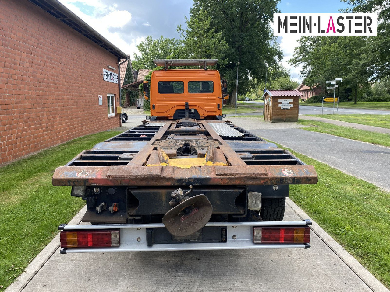 Mercedes-Benz Kamag Wiesel Umsetzter Sattelplatte - Kamion za prevoz kontejnera/ Kamion sa promenjivim sandukom: slika 4 Mercedes-Benz Kamag Wiesel Umsetzter Sattelplatte - Kamion za prevoz kontejnera/ Kamion sa promenjivim sandukom: slika 4