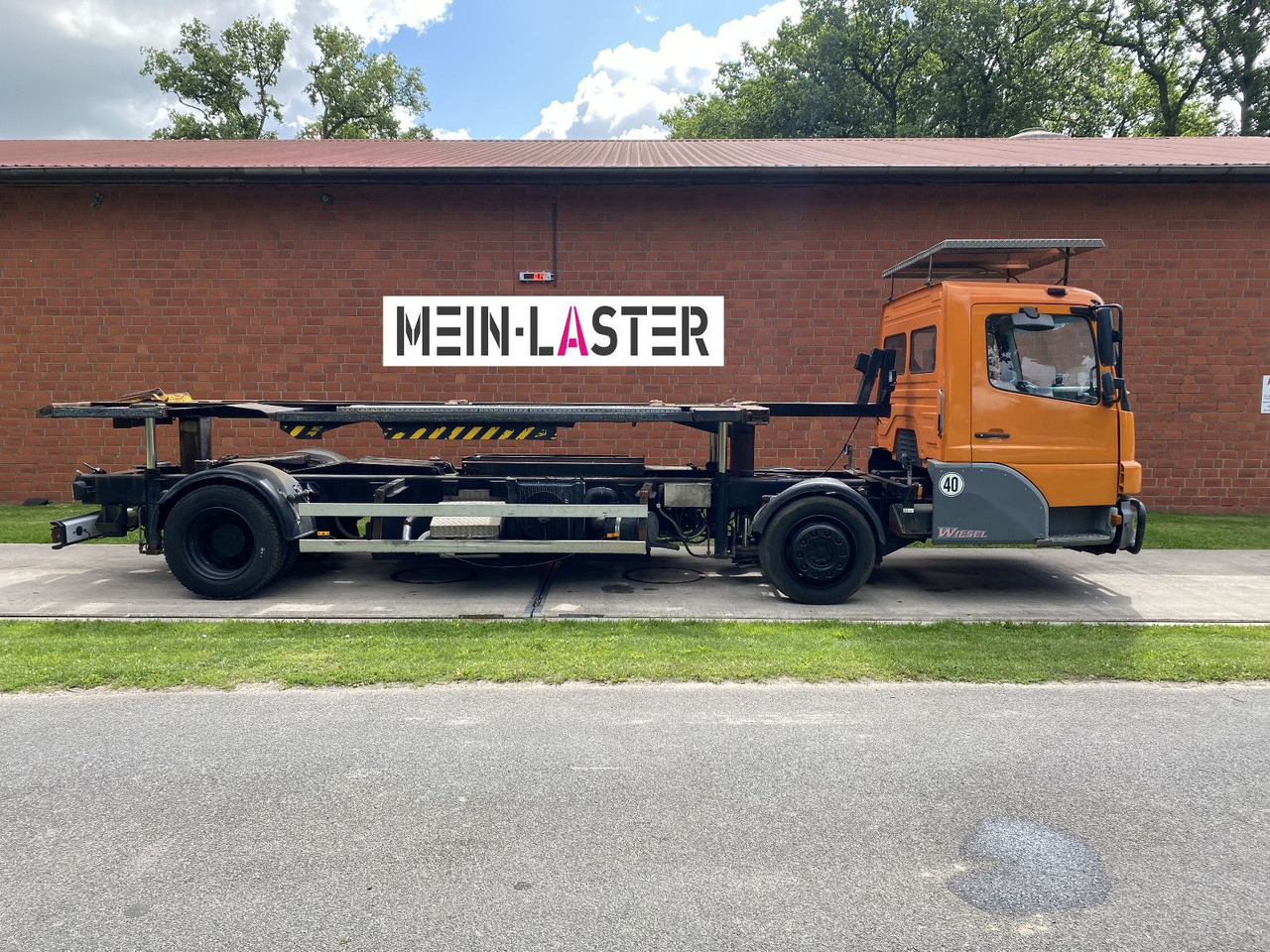 Mercedes-Benz Kamag Wiesel Umsetzter Sattelplatte - Kamion za prevoz kontejnera/ Kamion sa promenjivim sandukom: slika 5 Mercedes-Benz Kamag Wiesel Umsetzter Sattelplatte - Kamion za prevoz kontejnera/ Kamion sa promenjivim sandukom: slika 5