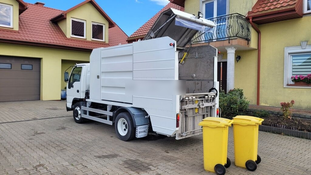 Isuzu NQR75 Container washer laveuse lavacassonetti myjka - Kamion za smeće: slika 2 Isuzu NQR75 Container washer laveuse lavacassonetti myjka - Kamion za smeće: slika 2