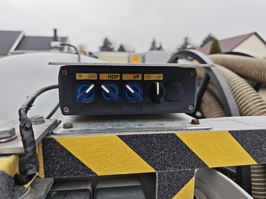 Vakuumska cisterna Renault Maxity Kanalreiniger Hydrocureur Saugwagen: slika 45 Vakuumska cisterna Renault Maxity Kanalreiniger Hydrocureur Saugwagen: slika 45