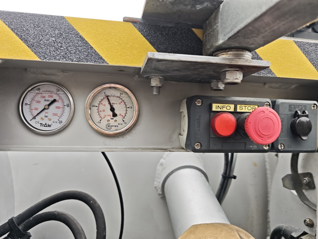 Vakuumska cisterna Renault Maxity Kanalreiniger Hydrocureur Saugwagen: slika 44 Vakuumska cisterna Renault Maxity Kanalreiniger Hydrocureur Saugwagen: slika 44