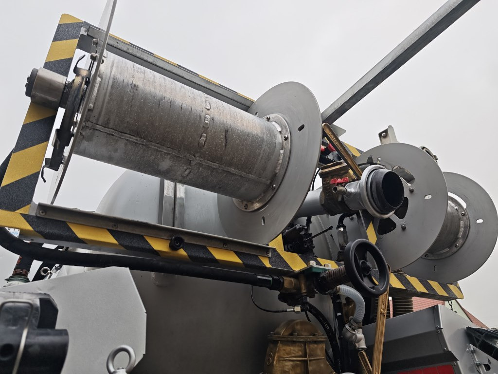 Vakuumska cisterna Renault Maxity Kanalreiniger Hydrocureur Saugwagen: slika 49 Vakuumska cisterna Renault Maxity Kanalreiniger Hydrocureur Saugwagen: slika 49