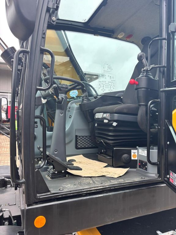 Hydrema MX18G Hydrema MX18G - Bager točkaš: slika 5 Hydrema MX18G Hydrema MX18G - Bager točkaš: slika 5