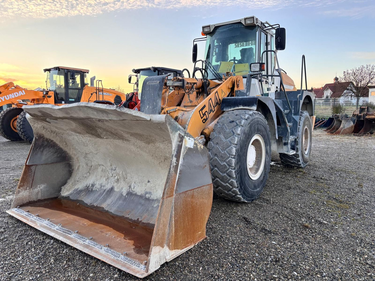 Liebherr L544 - Utovarivač točkaš: slika 2 Liebherr L544 - Utovarivač točkaš: slika 2