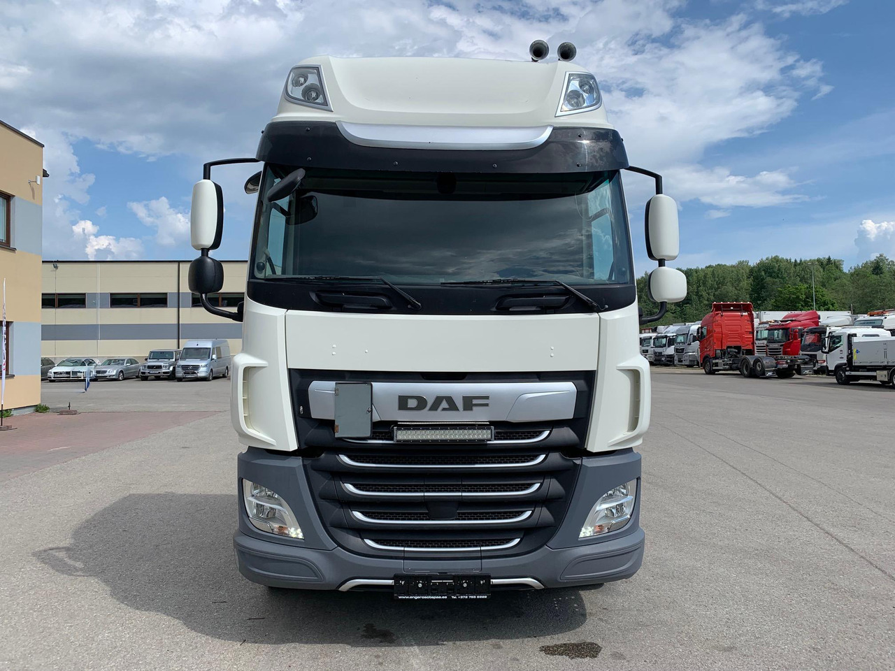 DAF CF 530 - Kamion sa golom šasijom i zatvorenom kabinom: slika 2 DAF CF 530 - Kamion sa golom šasijom i zatvorenom kabinom: slika 2