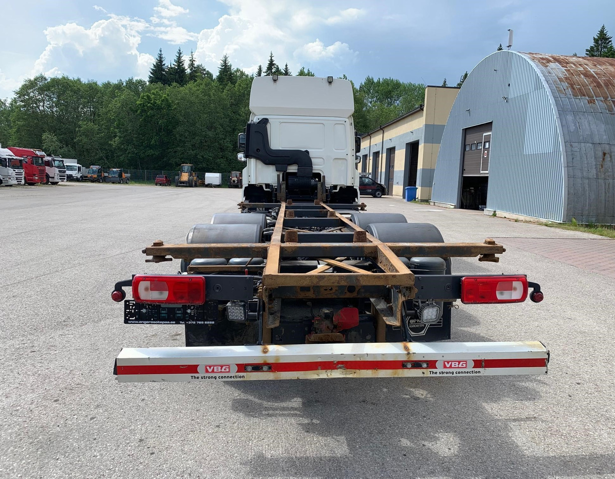 DAF CF 530 - Kamion sa golom šasijom i zatvorenom kabinom: slika 4 DAF CF 530 - Kamion sa golom šasijom i zatvorenom kabinom: slika 4