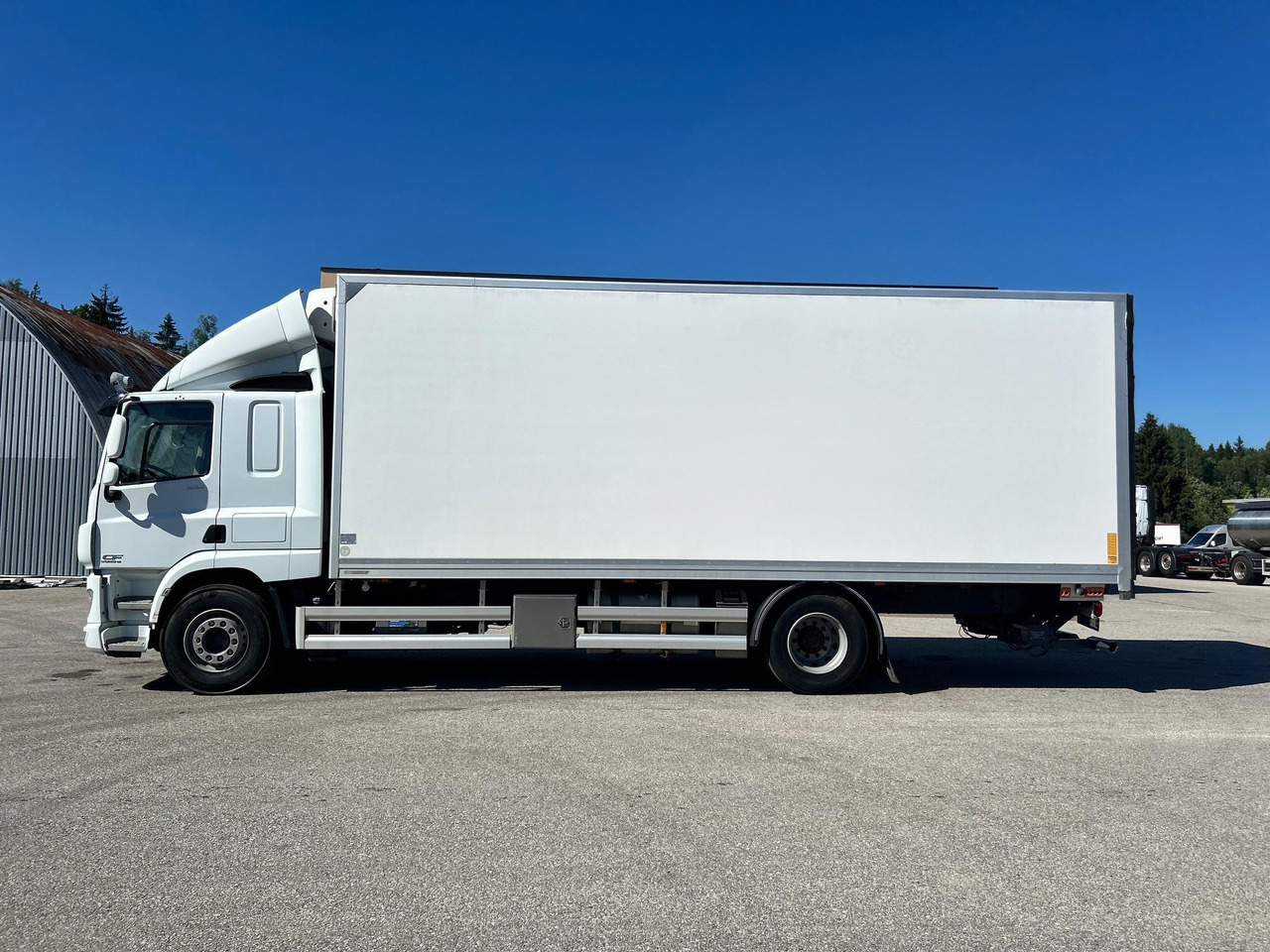 DAF CF330 - Hladnjača: slika 4 DAF CF330 - Hladnjača: slika 4
