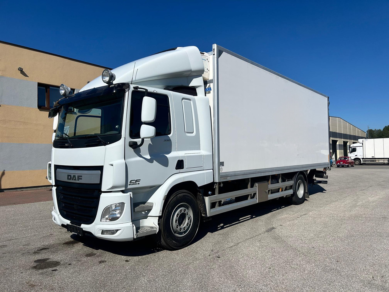 DAF CF330 - Hladnjača: slika 3 DAF CF330 - Hladnjača: slika 3