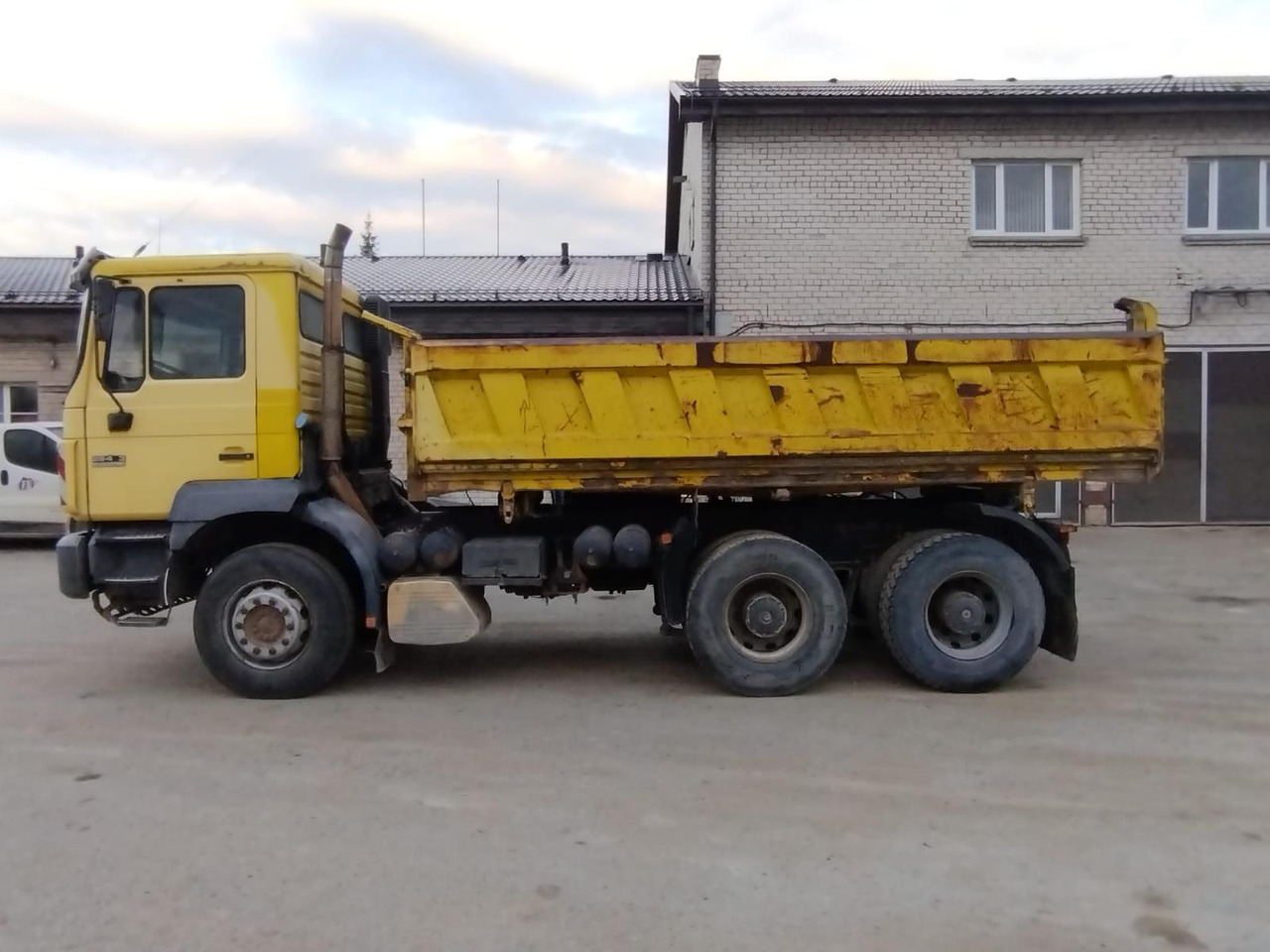 MAN 26.403 - Istovarivač: slika 5 MAN 26.403 - Istovarivač: slika 5