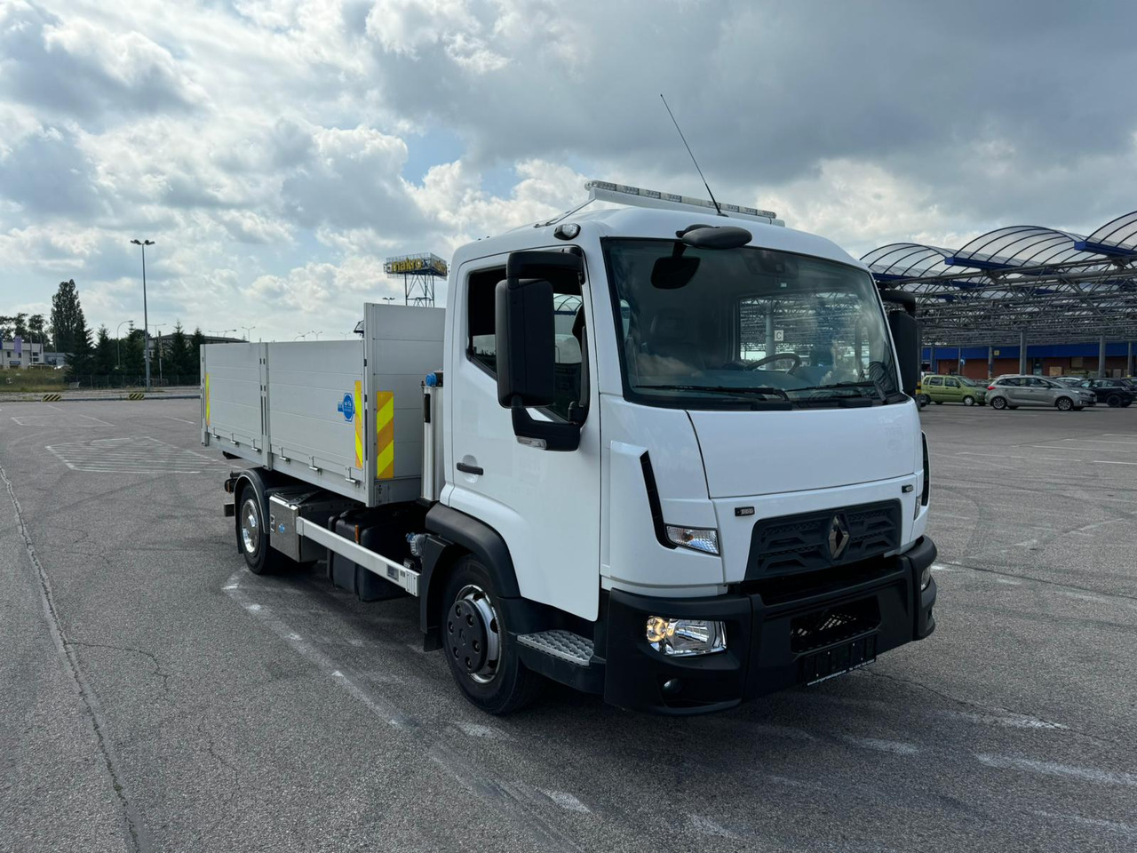RENAULT D7,5 - Kamion sa hidrauličnom kukom: slika 1 RENAULT D7,5 - Kamion sa hidrauličnom kukom: slika 1
