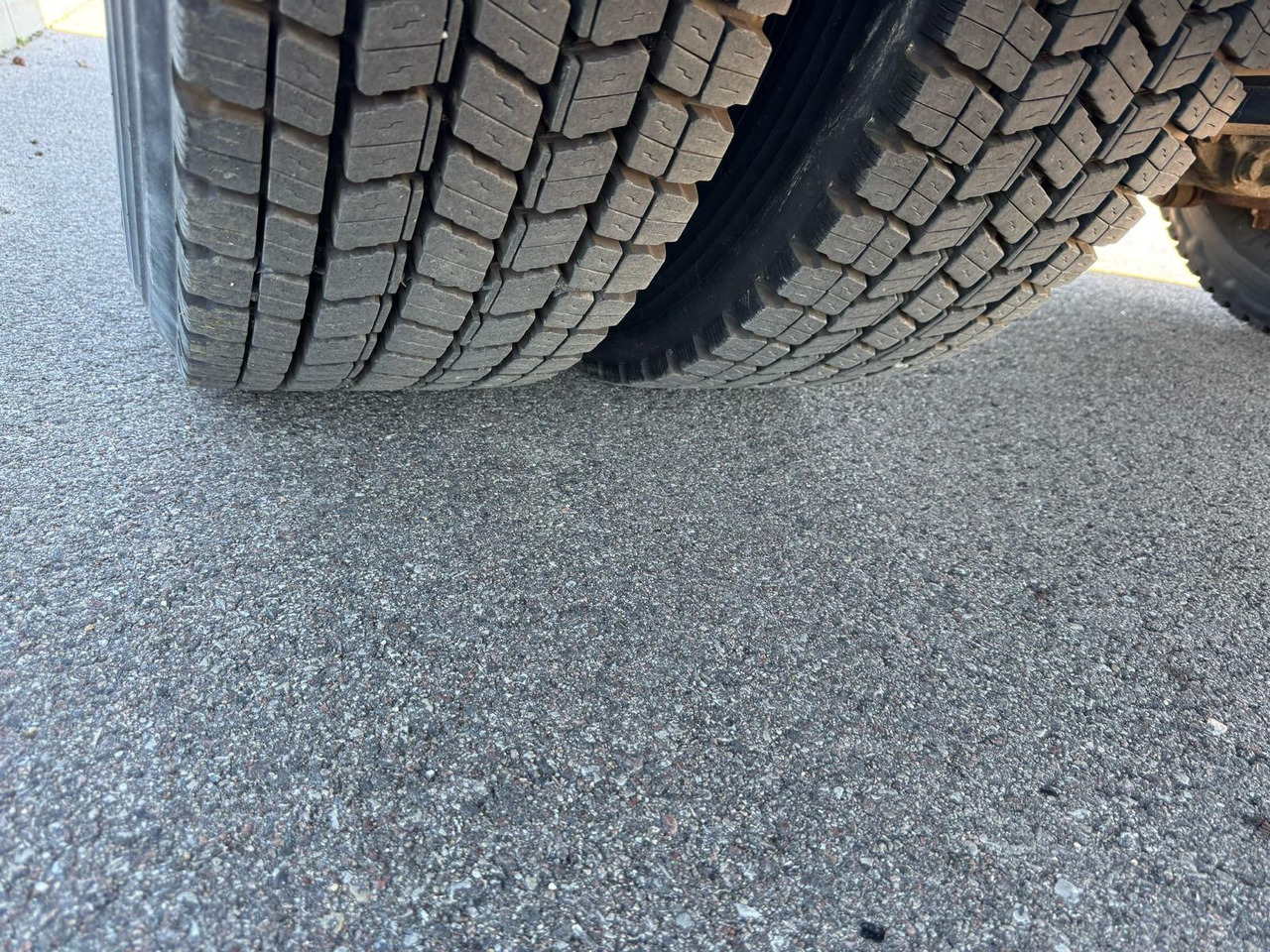 Kamion sa zatvorenim sandukom RENAULT T380: slika 38