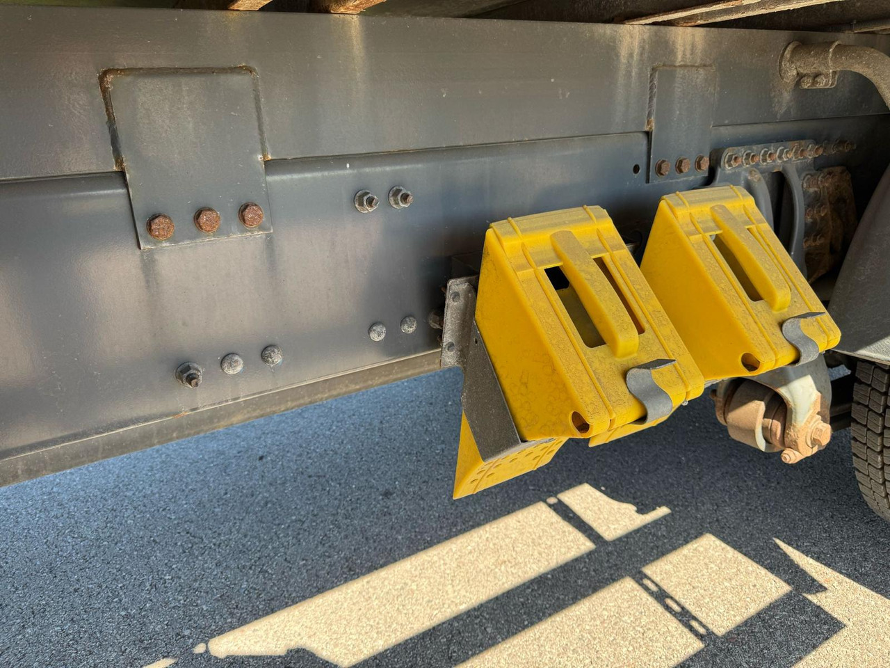 Kamion sa zatvorenim sandukom RENAULT T380: slika 19
