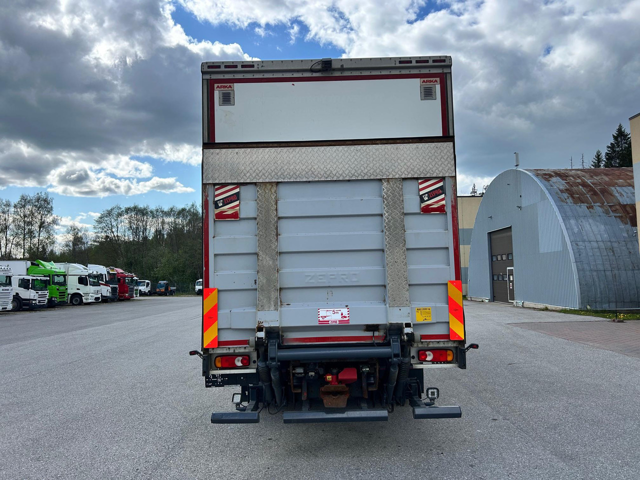 RENAULT T520 - Kamion sa zatvorenim sandukom: slika 4 RENAULT T520 - Kamion sa zatvorenim sandukom: slika 4