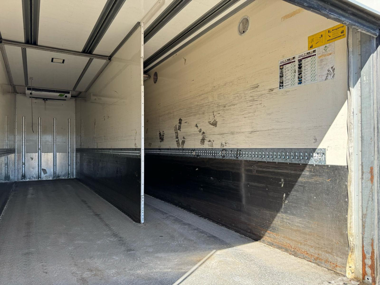 Izotermički kamion SCANIA G400: slika 11 Izotermički kamion SCANIA G400: slika 11