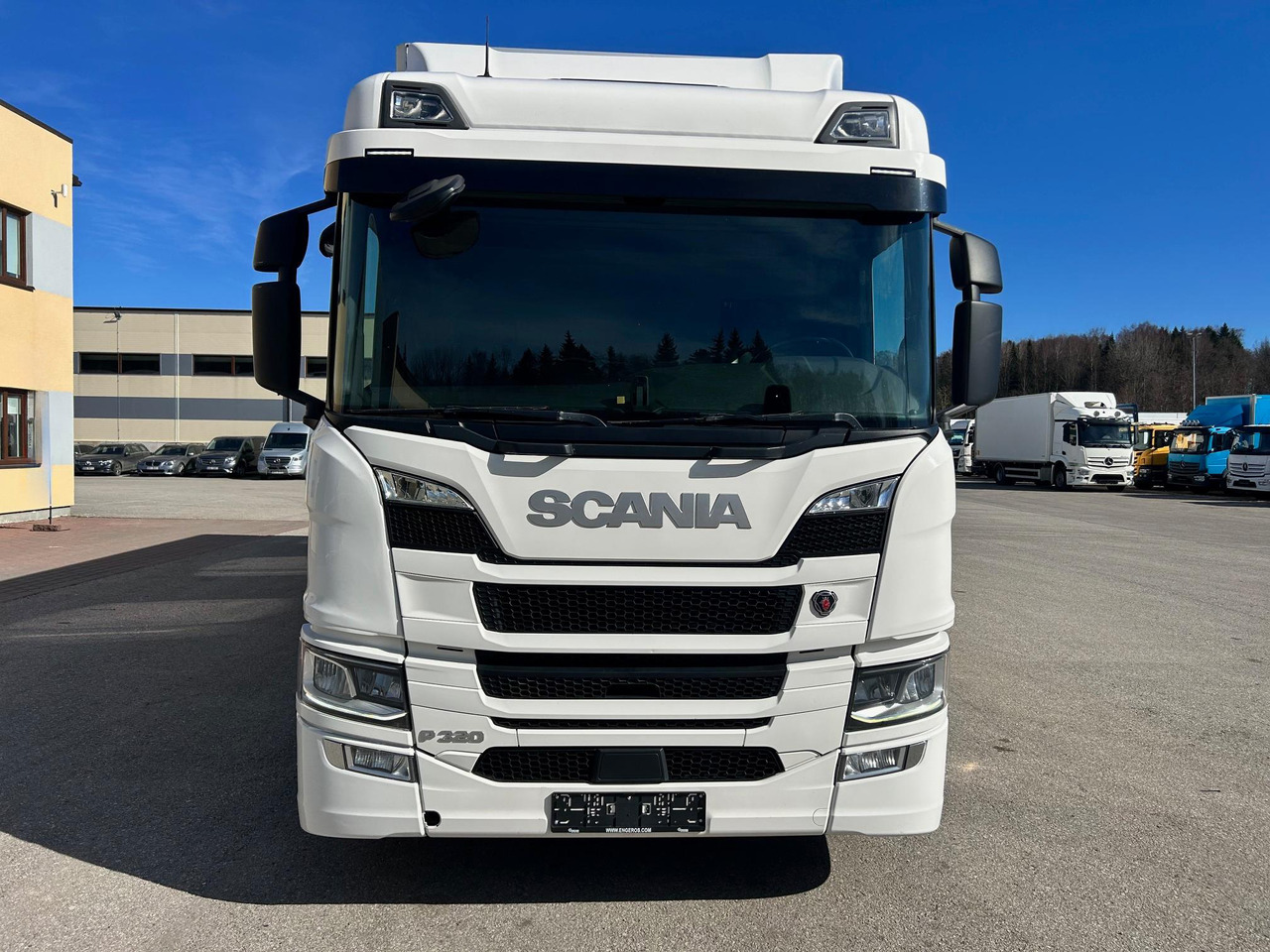 SCANIA P320 - Kamion sa zatvorenim sandukom: slika 3 SCANIA P320 - Kamion sa zatvorenim sandukom: slika 3