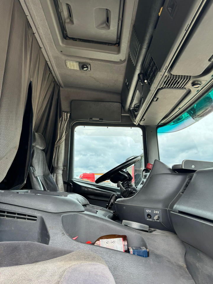 Kamion cisterna za prevoz goriva SCANIA P94: slika 9